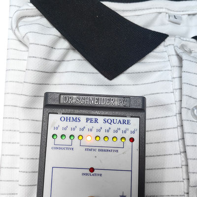Camisetas de seda blanca de 7 mm de rayas de punto ESD antiestáticas POLO 99% poliéster 1% conductor