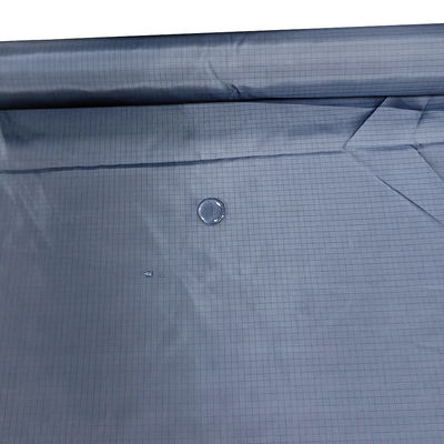 Tejido antistatico ESD azul impermeable al agua 98% poliéster + 2% filamento conductor para ropa de sala limpia
