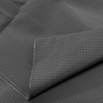 Tejido TC antistático de fibra de carbono negro con rejilla de 4 mm 33% de algodón 2% para ropa de trabajo ESD
