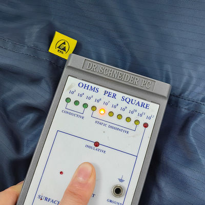 Diseño personalizado libre de polvo Antiderrapante Vestidos de trabajo ESD Botas suaves