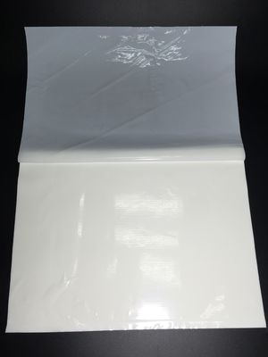 Recinto limpio Mat Water Based Acrylic Adhesive pegajoso del retiro de polvo del PE 50/100 capas